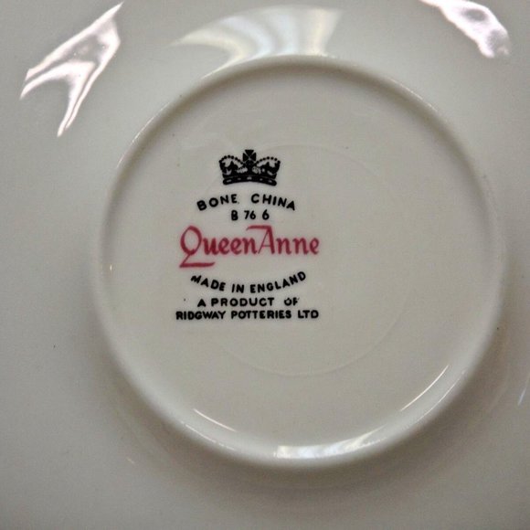 Queen Anne Bone China Forget-Me-Not Footed Tea Cup and Saucer Pattern no. 7527 - Picture 4 of 11